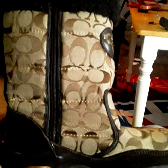 Coach Winter Boots - Picture 1 of 4